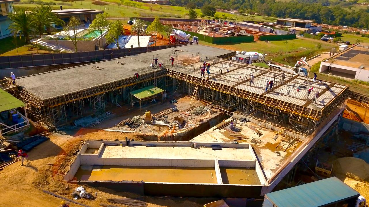 Obra em execução acompanhada pela Azimute